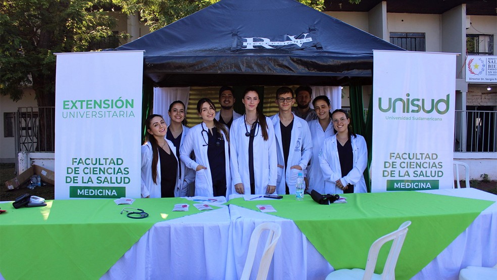 Acadêmicos da UNISUD em ação de extensão universitária na comunidade. — Foto: Assessoria Universidad Sudamericana