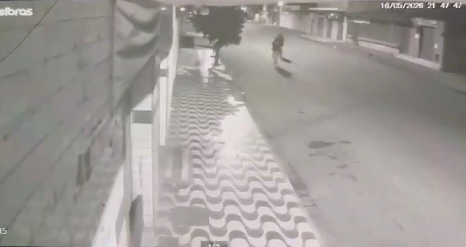 Homem com plástico preto para dificultar rastreio de tornozeleira eletrônica é morto a tiros em Divinópolis