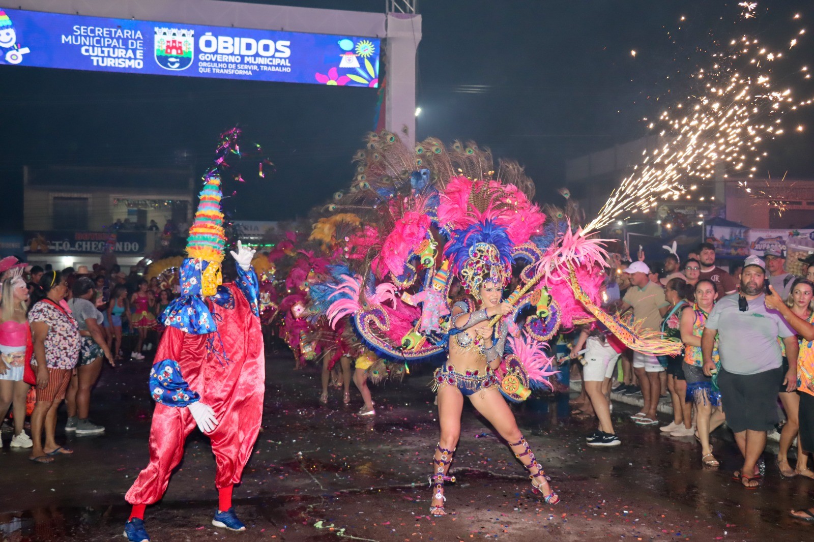 ‘Vai ou Raxa’ abre oficialmente o Carnapauxis com homenagem à terra do Mascarado Fobó