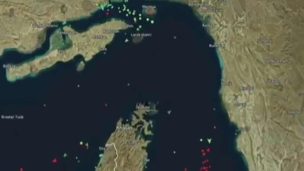 Guerra naval: veja mudança drástica de movimento no Estreito de Ormuz após conflito no Oriente Médio