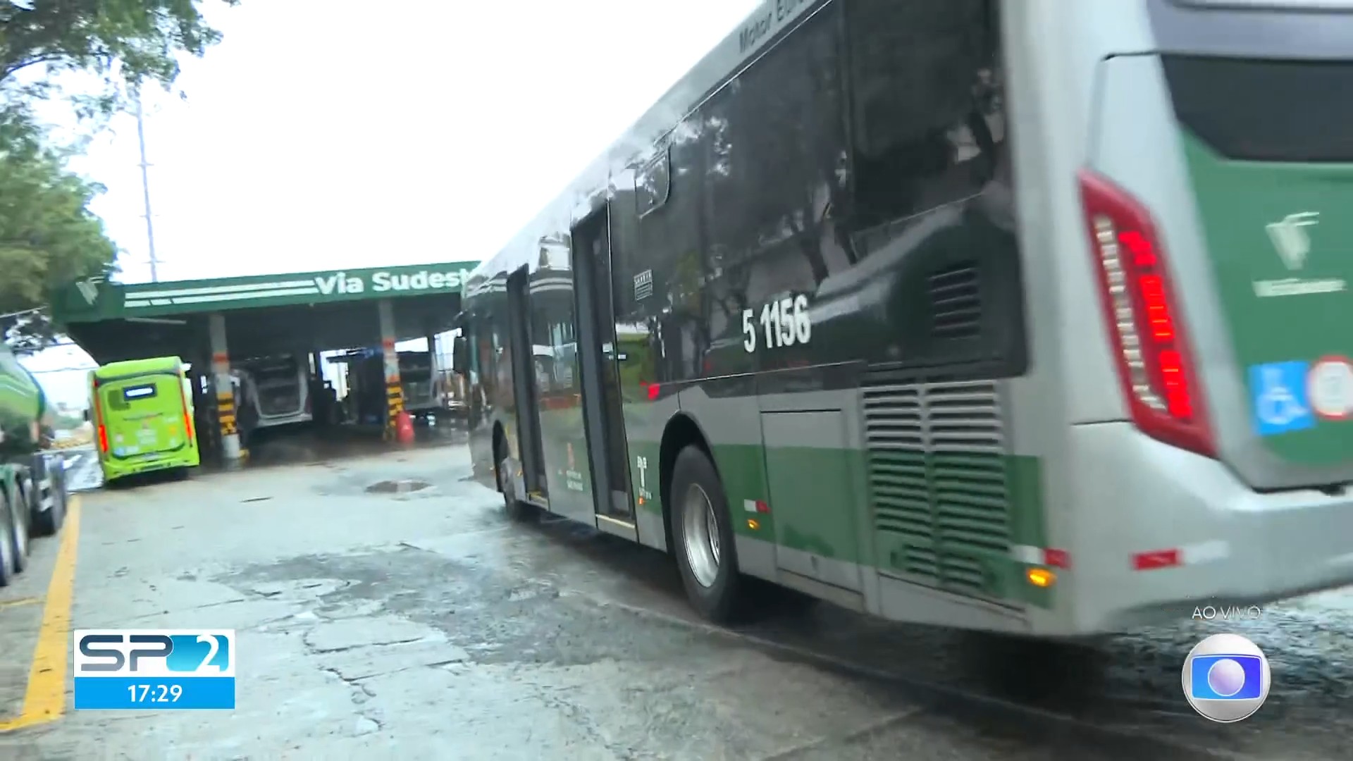 Motoristas de ônibus fazem paralisação em SP