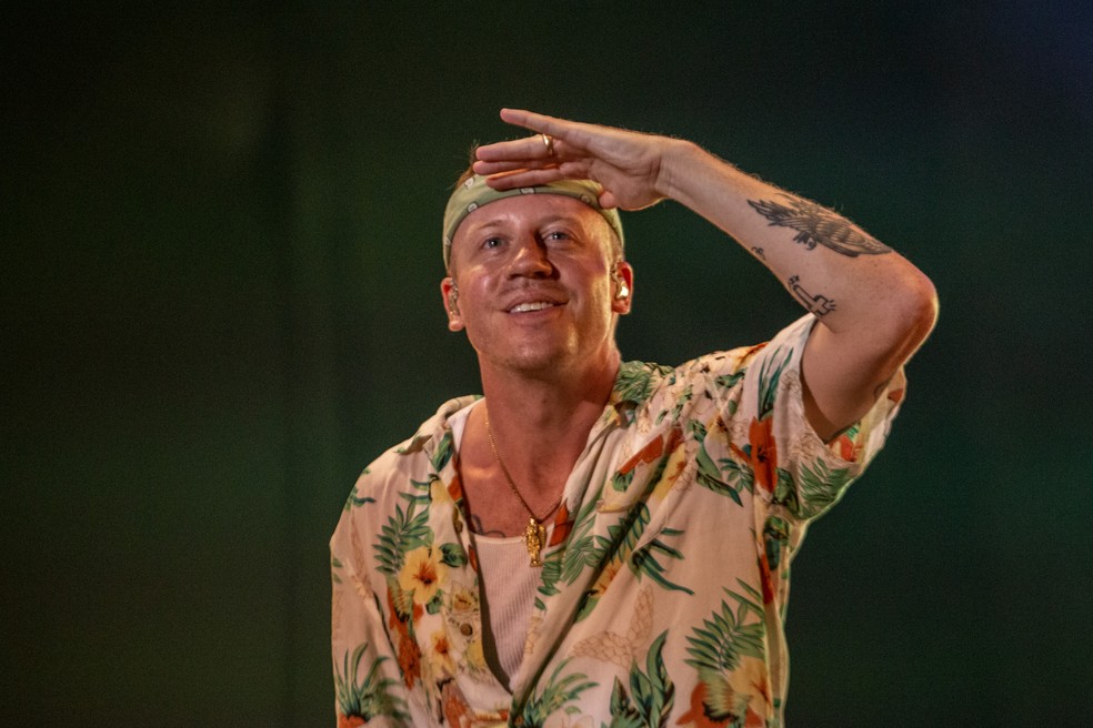 Macklemore canta durante show no Lollapalooza 2019 — Foto: Fábio Tito/G1