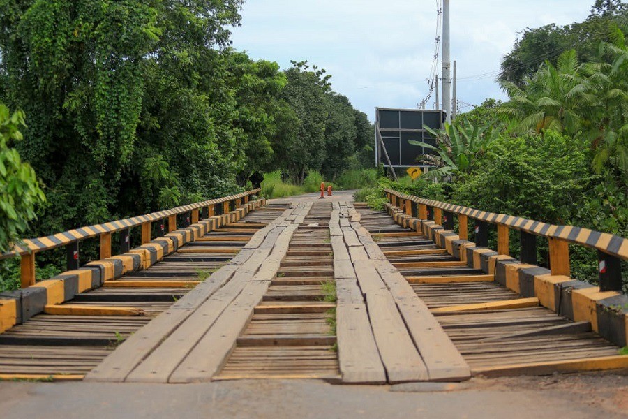 Ponte na Rodovia AP-010 em Santana é parcialmente interditada; veja o funcionamento