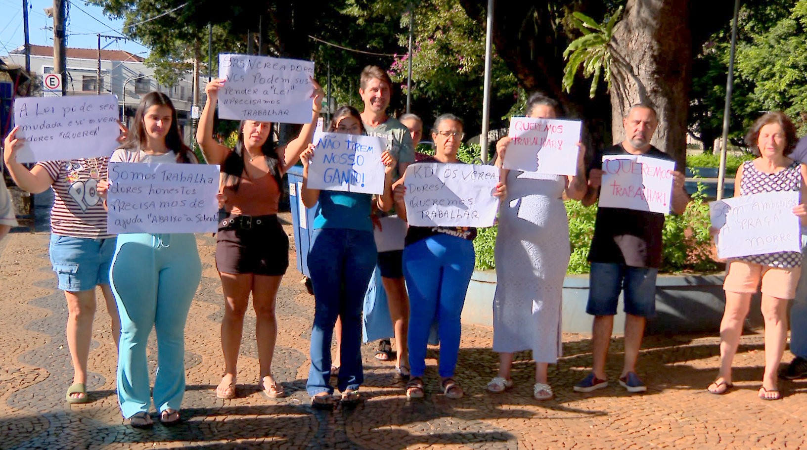 Decisão obriga comerciantes a retirar trailers de praça do interior de SP: 'A gente ficou sem chão’