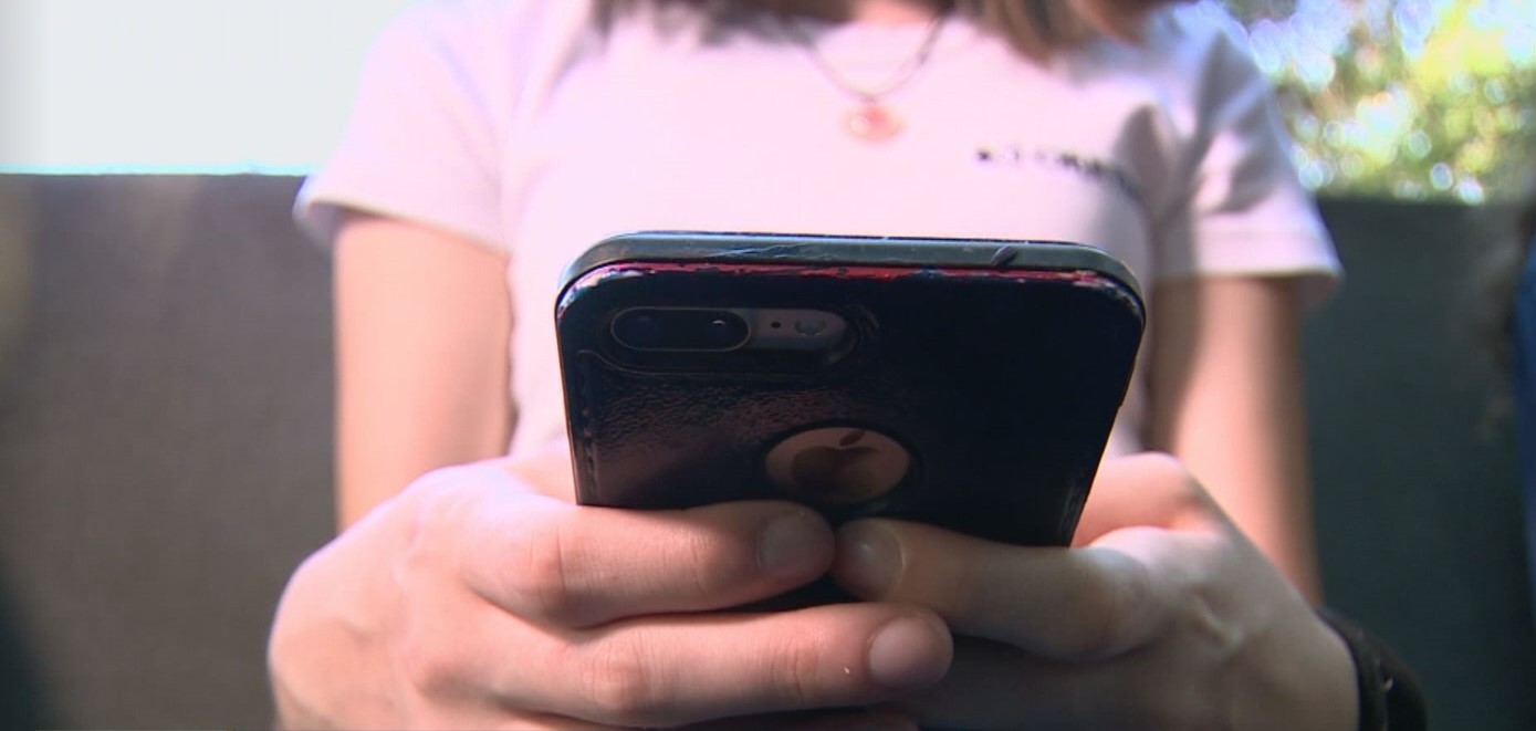 Com início das aulas, proibição de celular altera rotina em escolas particulares de Campinas