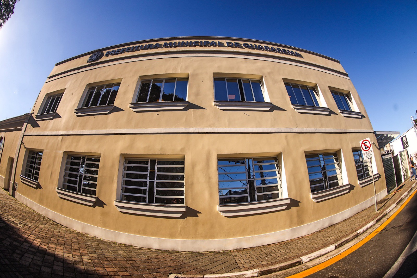 Prefeitura de Guararema abre concurso com 10 vagas e salários de até R$ 16,8 mil