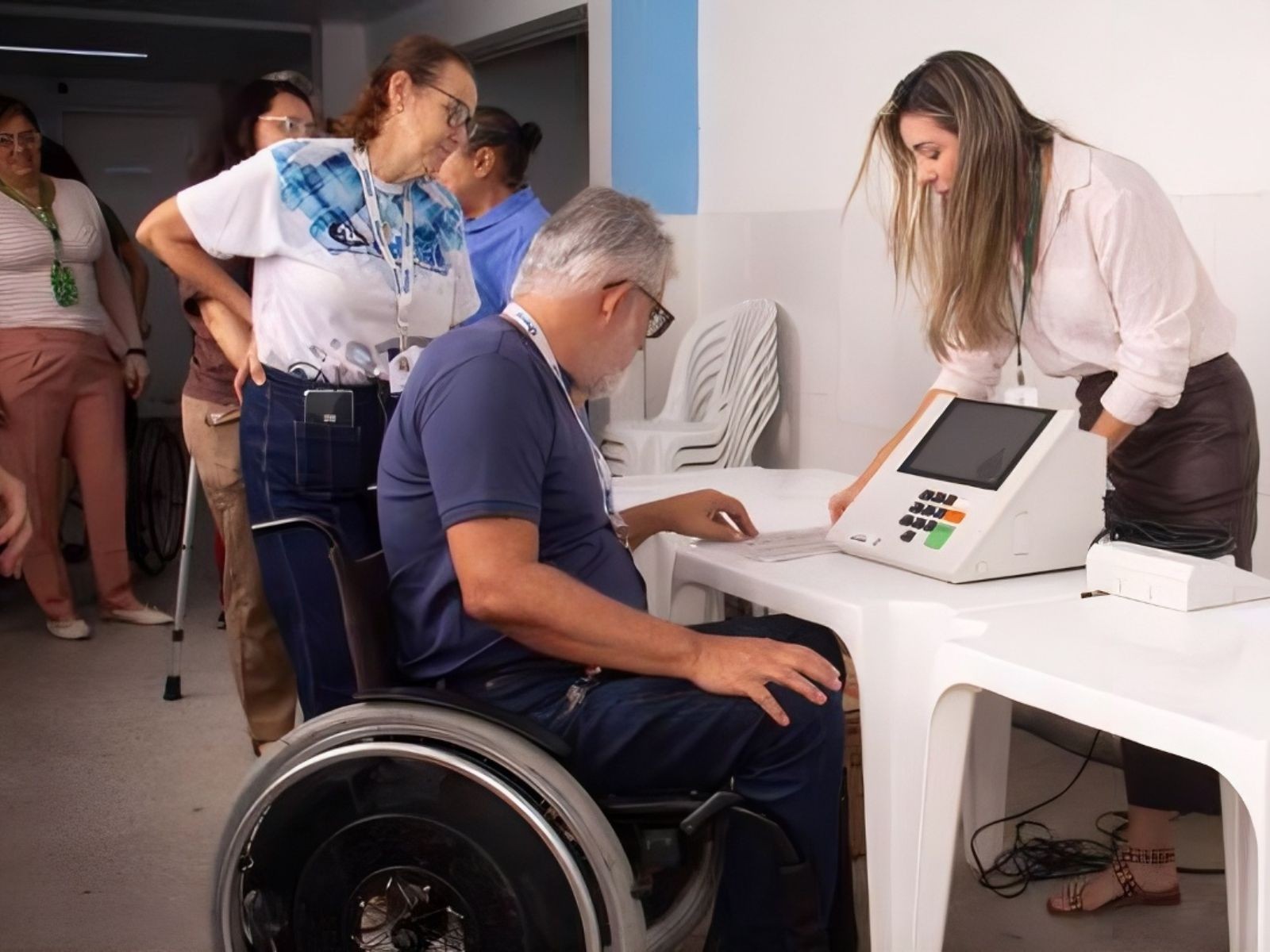 Saiba quantos eleitores com deficiência pediram transporte gratuito no dia da votação no Acre