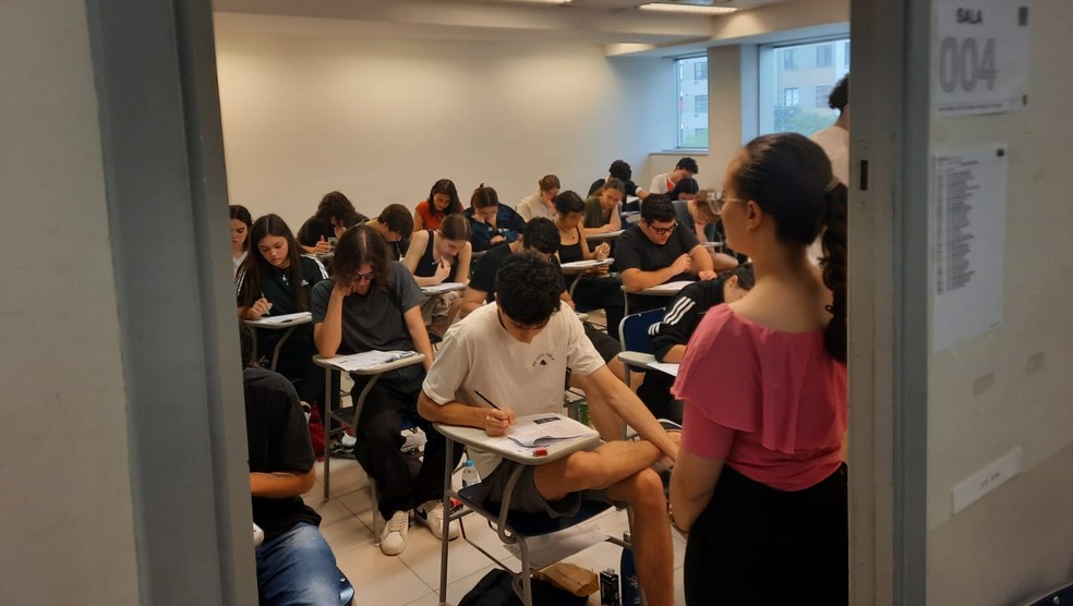 Candidatos fazem 1ª fase da Fuvest na cidade de São Paulo — Foto: Gian Dias/TV Globo