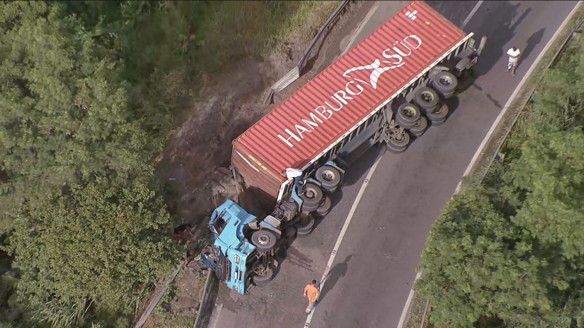 Acidentes interditam a Rio-Santos