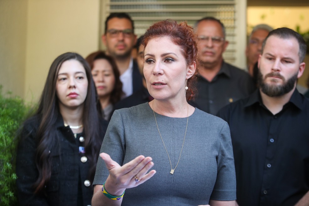 A deputada federal Carla Zambelli (PL- SP) participa uma coletiva de imprensa na sede de seu partido no bairro de Moema, na zona sul da cidade de São Paulo. — Foto: FELIPE RAU/ESTADÃO CONTEÚDO