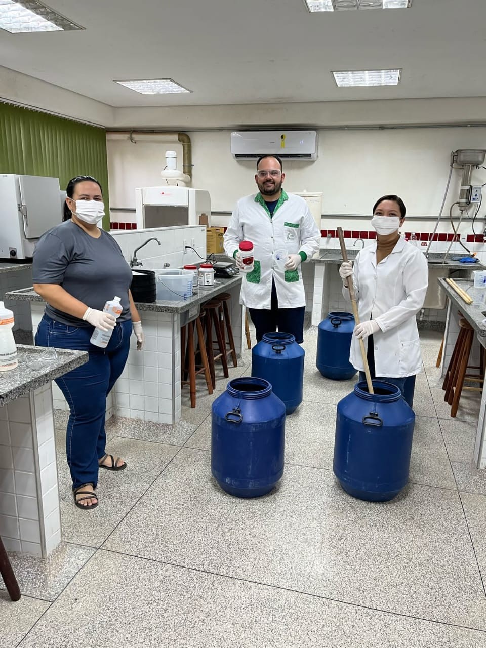 Ifac produz sabão e distribui para estudantes atingidos por enchente em Tarauacá