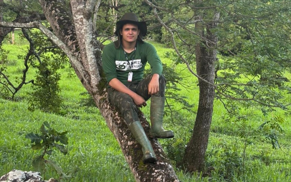 Leonardo Almeida é o pesquisador responsável pelo artigo sobre as plantas medicinais do Cerrado — Foto: Divulgação/ UEG