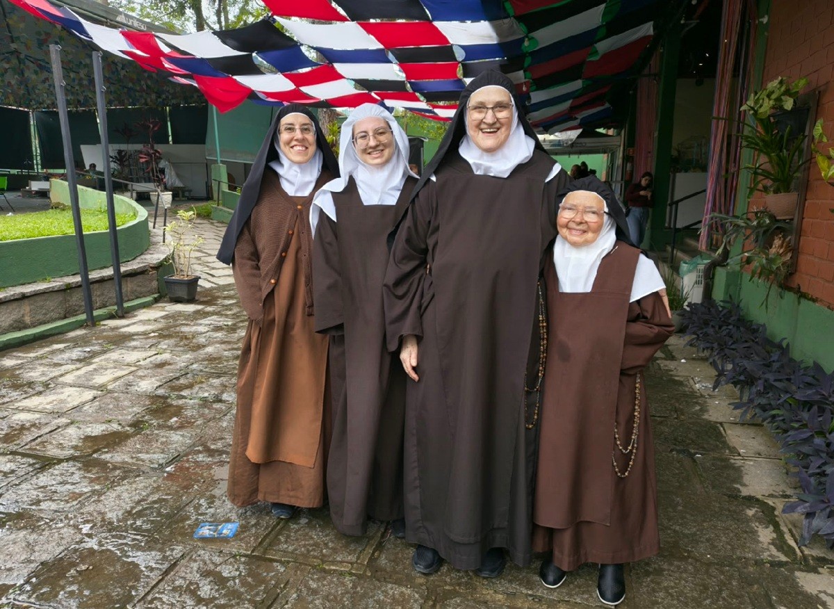Monjas de clausura deixam convento para exercer o direito ao voto em Teresópolis: 'Temos essa responsabilidade'