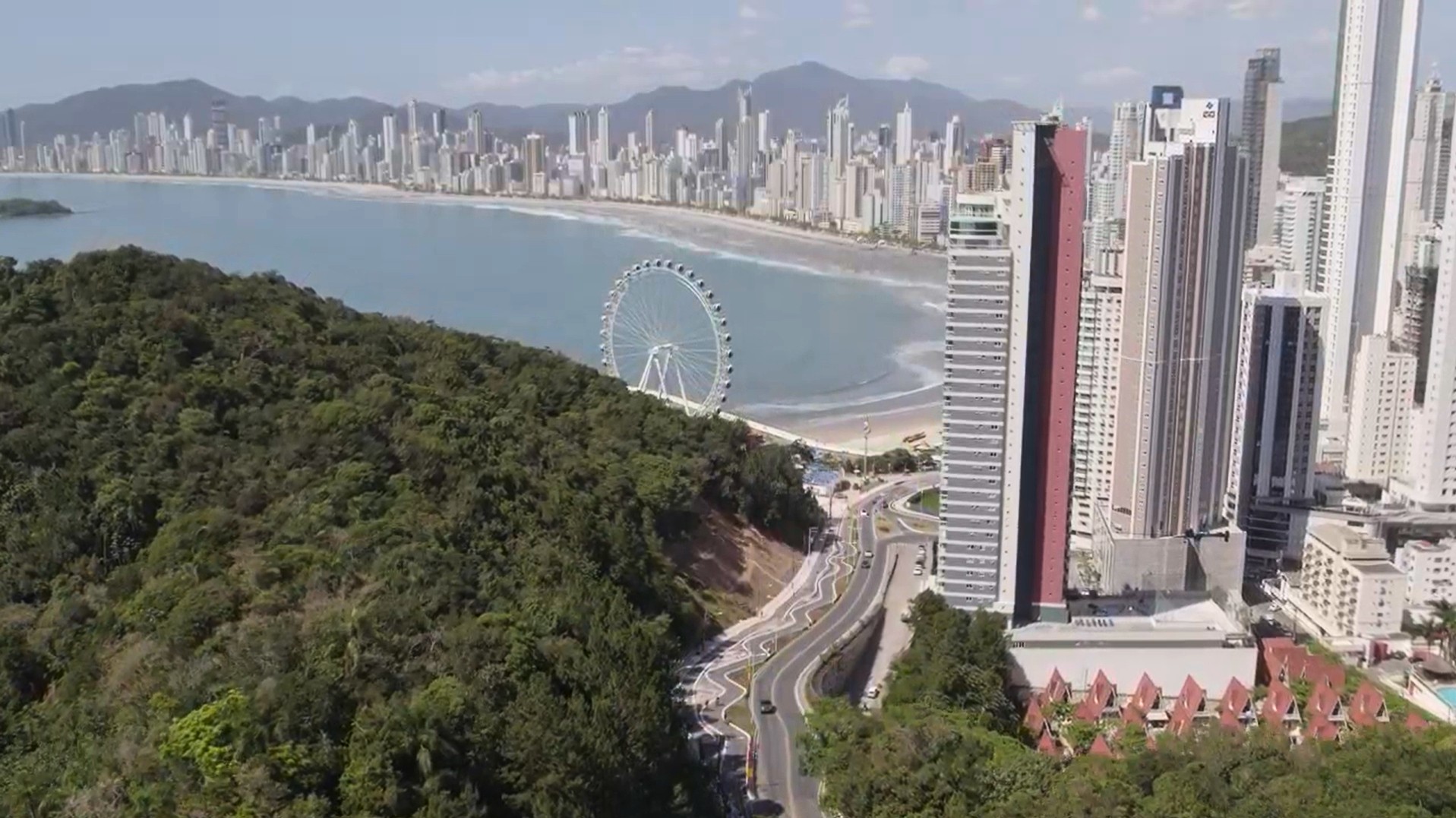 Por que construção de arranha-céu de luxo foi barrada na cidade com segundo m² mais caro do país, em SC