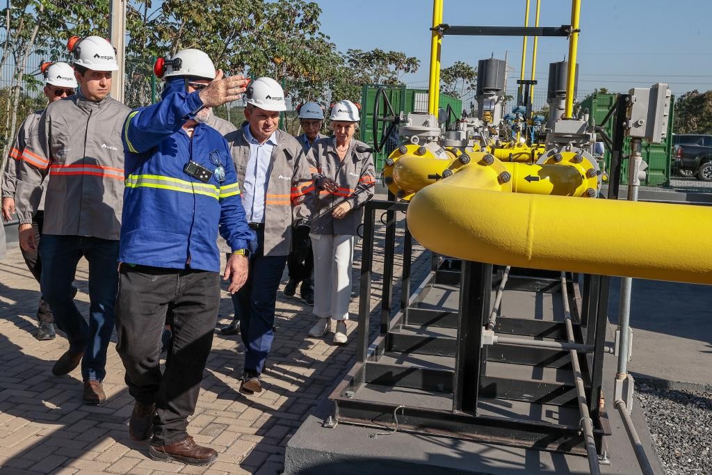 Mato Grosso inaugura gasoduto de 39 km para abastecer o Distrito Industrial em Cuiabá