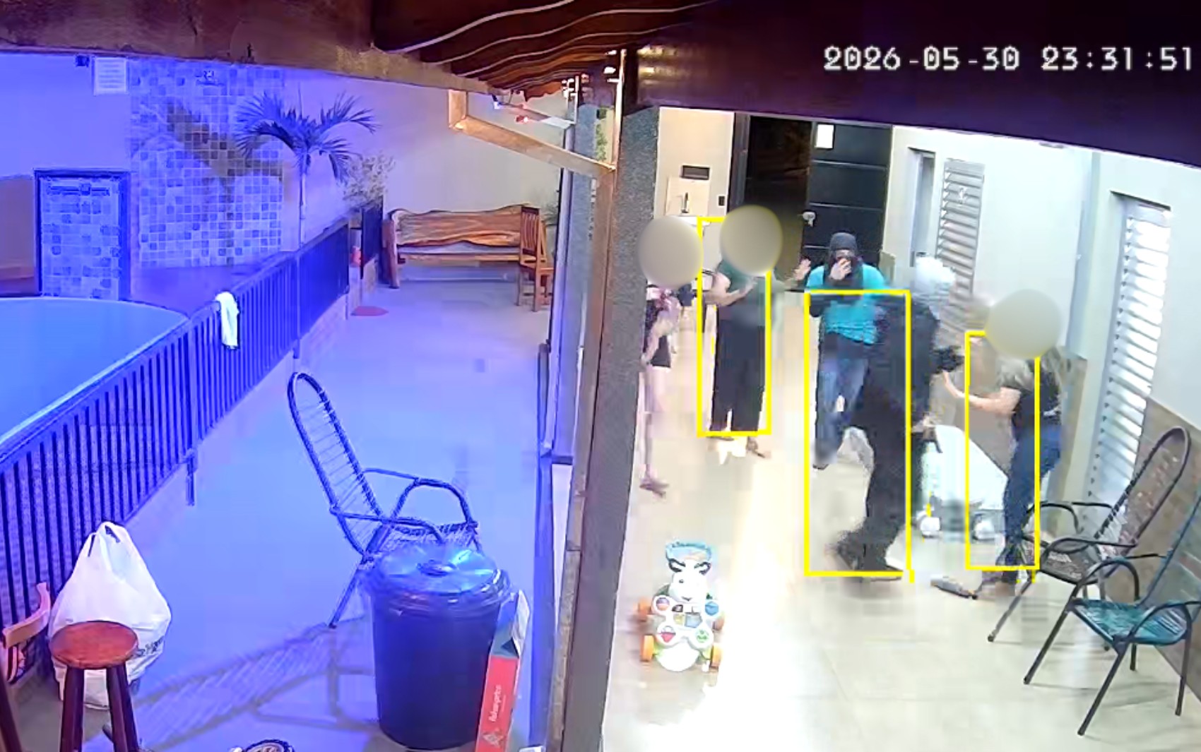 Ladrões ameaçam família durante assalto em área de lazer em Ribeirão Preto, SP; VÍDEO