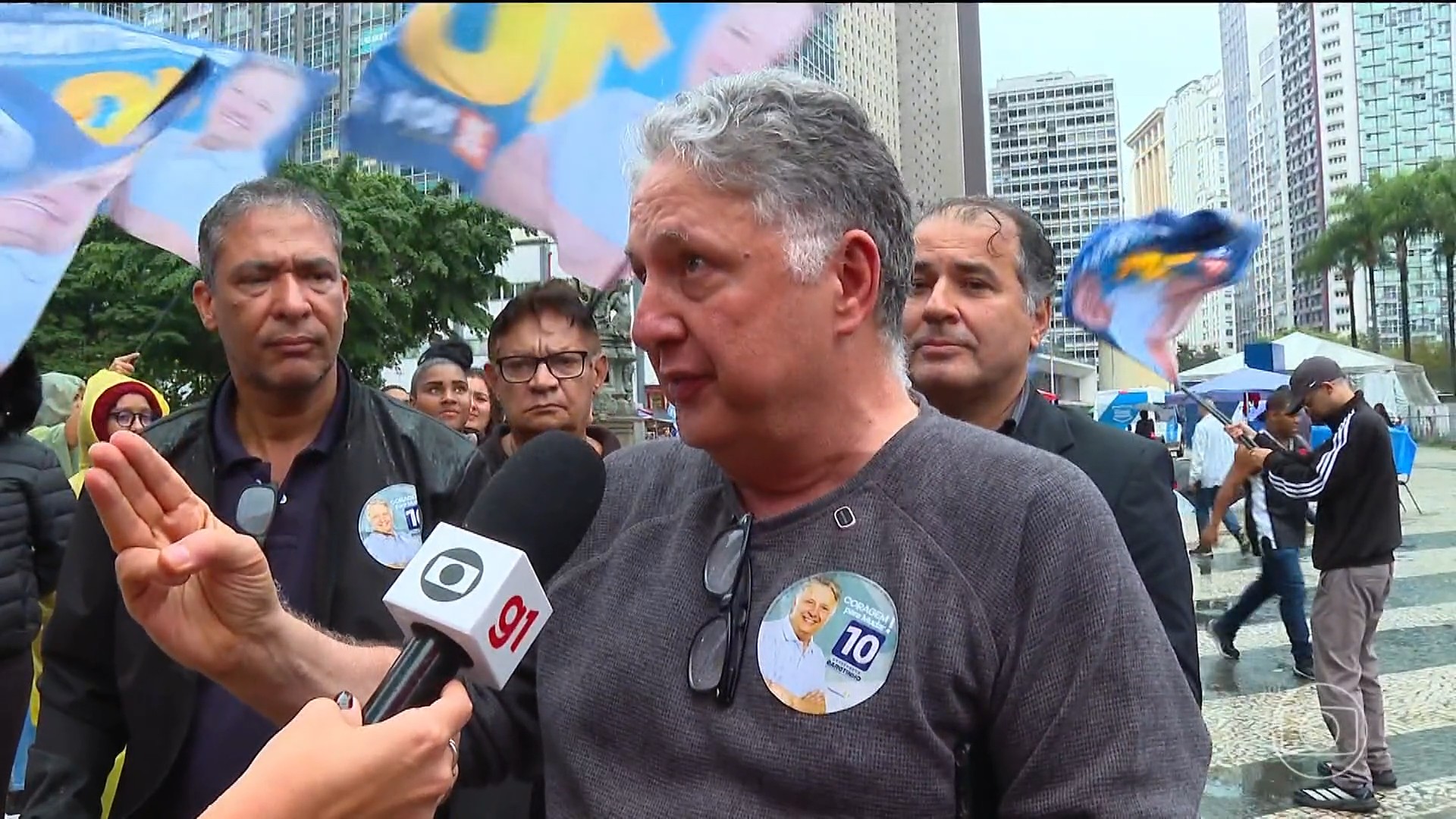 Garotinho pretende aumentar o número de agentes nas ruas e melhorar a integração entre as forças de segurança