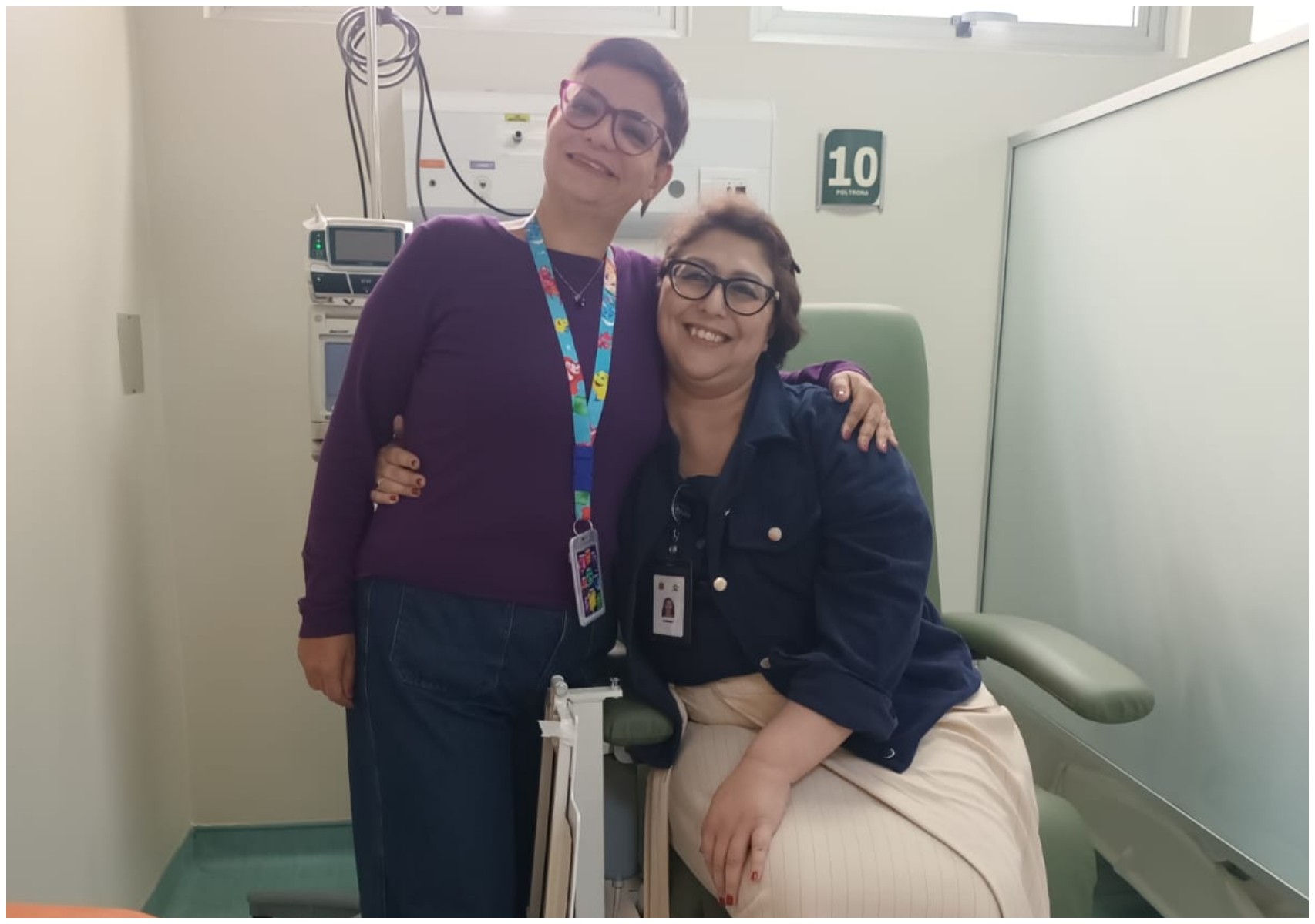 De colega a paciente: enfermeira enfrenta câncer de mama no hospital onde trabalha há 28 anos