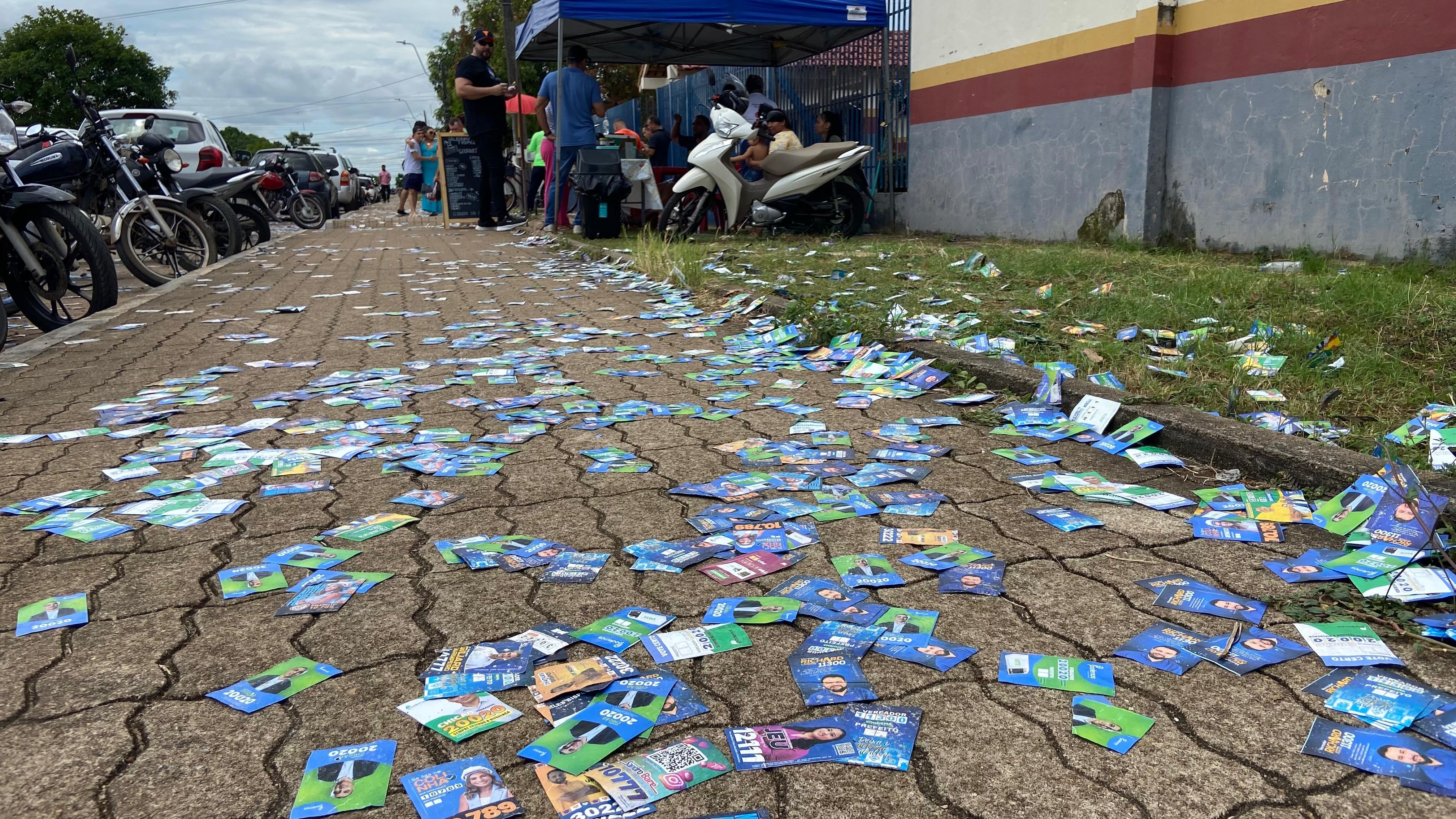 MP Eleitoral processa 32 candidatos de Boa Vista por derrame de santinhos no dia da eleição