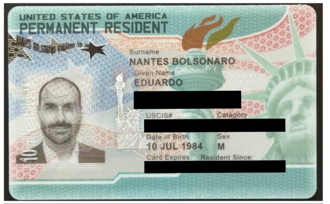 Governo de Donald Trump concede green card dos Estados Unidos para Eduardo Bolsonaro