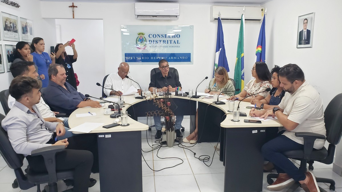 Gestores de Desenvolvimento Social e de Turismo, Cultura e Esportes apresentam ações no Conselho Distrital de Noronha | Viver Noronha