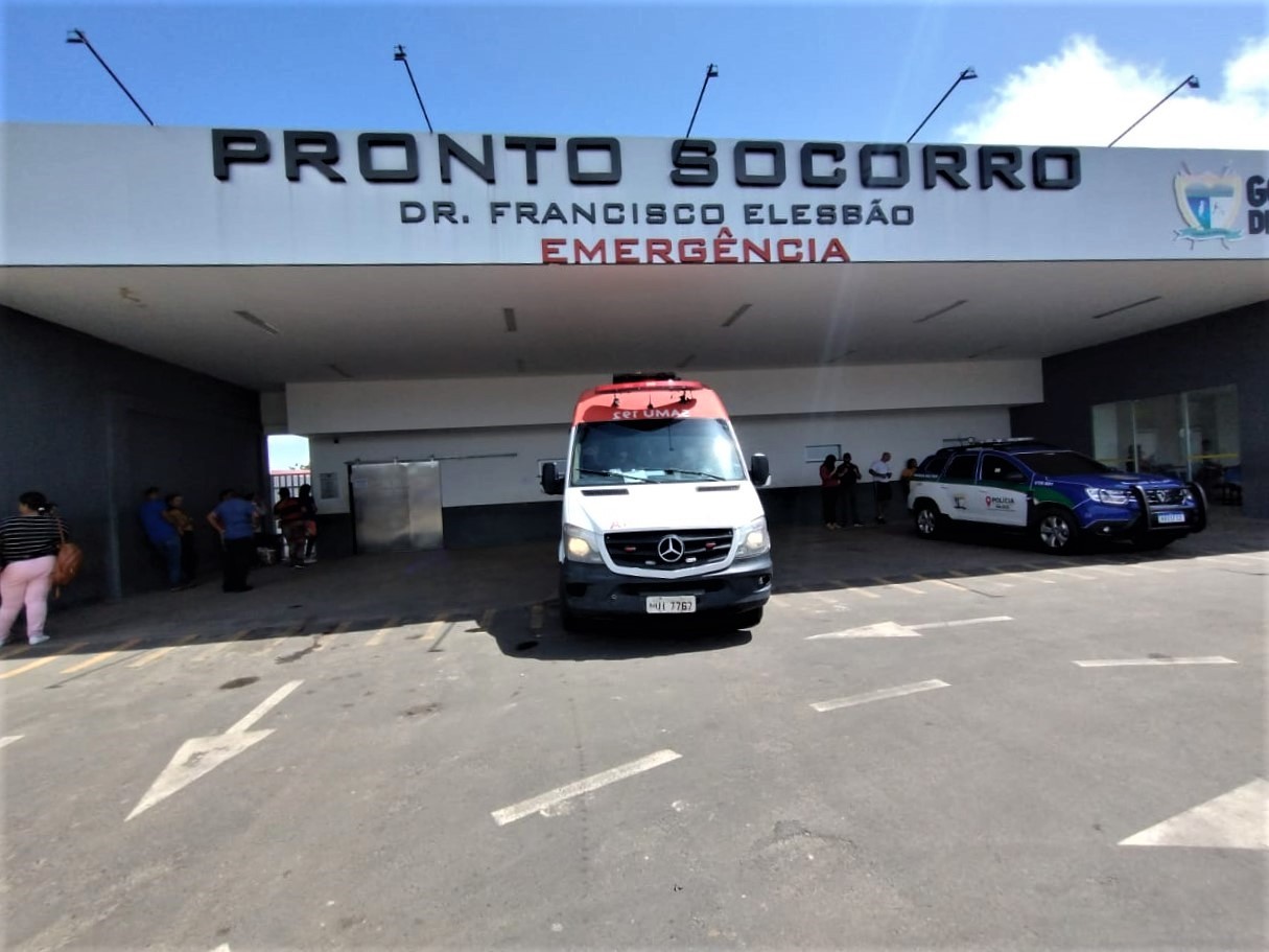 Operador de motosserra fica ferido ao ser atingido por queda de árvore no interior de Roraima