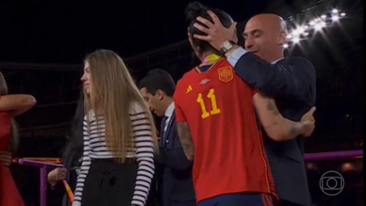 Rubiales diz que Jenni Hermoso 'deu permissão' para beijo ao depor em julgamento