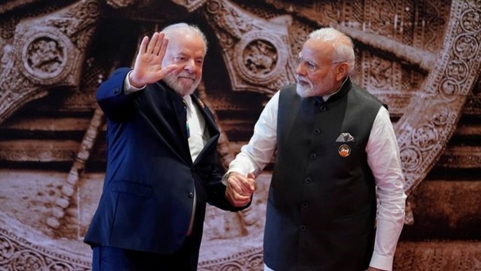 Lula com o premiê indiano Narendra Modi, anfitrião da cúpula 2023 do G20 — Foto: Reuters/Via BBC
