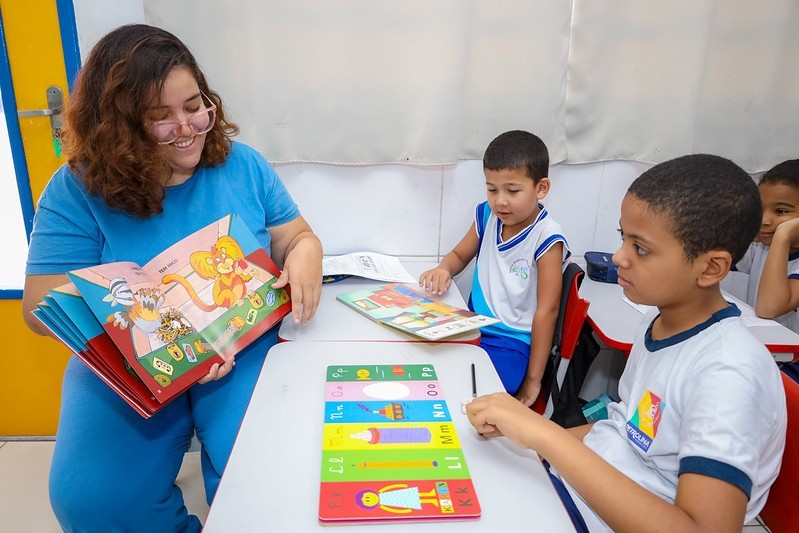 Pais de estudantes novatos devem fazer confirmação de matrículas nas escolas municipais de Petrolina