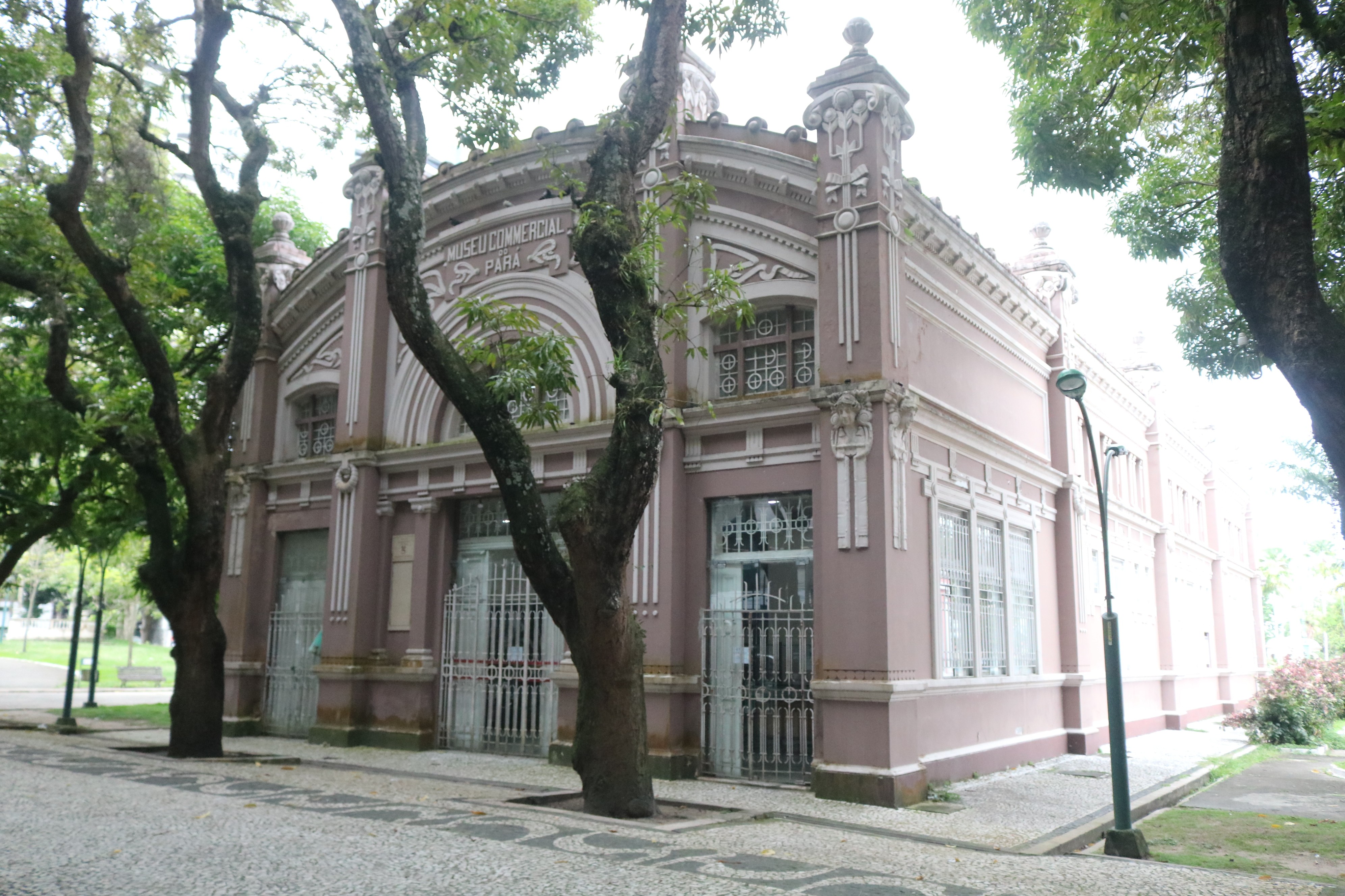 Teatro Waldemar Henrique comemora 45 anos com programação especial