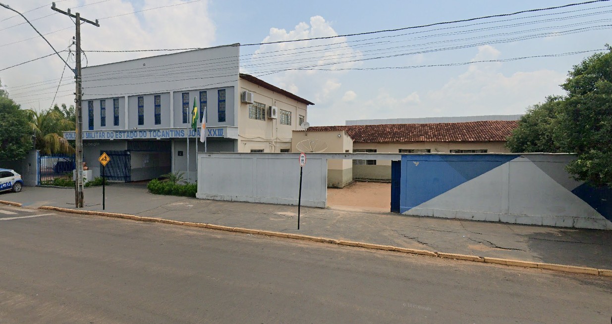 Teto de sala de aula com mais de 20 alunos desaba em escola e deixa feridos