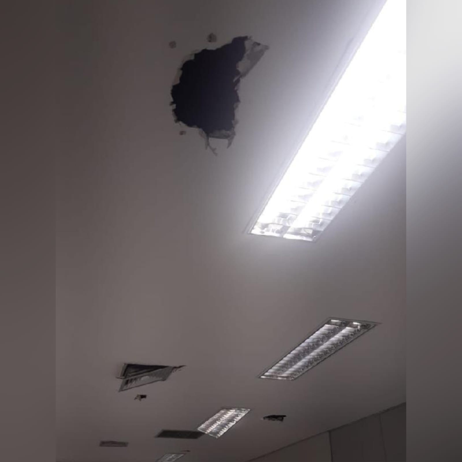Homem é solto mais de 1 ano após irmão usar identidade dele em furto a banco em MT