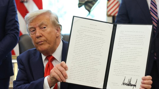 'Fiança sem dinheiro': Trump assina decreto que proíbe liberação de presos sem pagamento e chama medida de 'desastre da extrema esquerda'