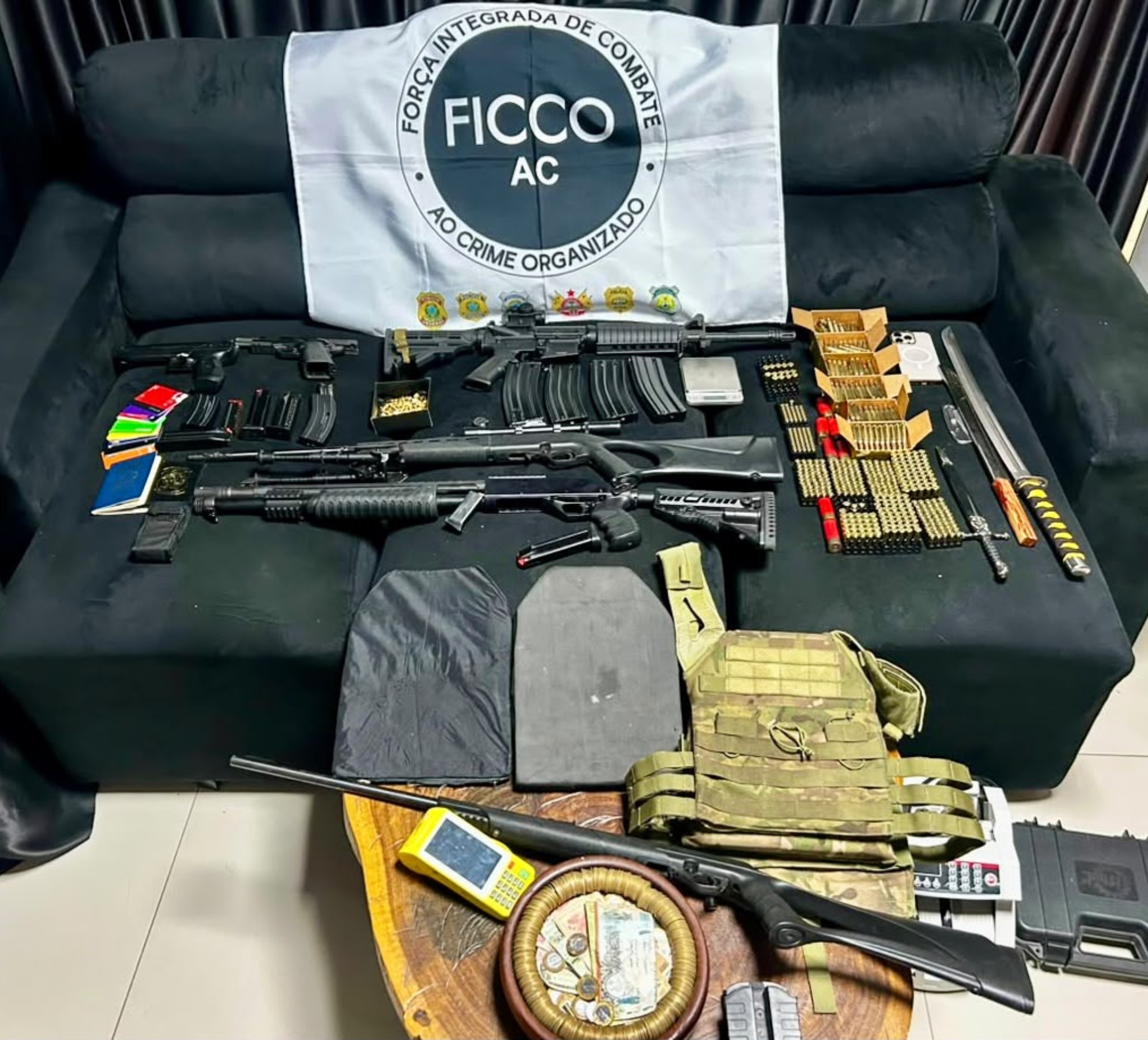 Operação contra tráfico de drogas cumpre mandados de prisão no Acre | G1