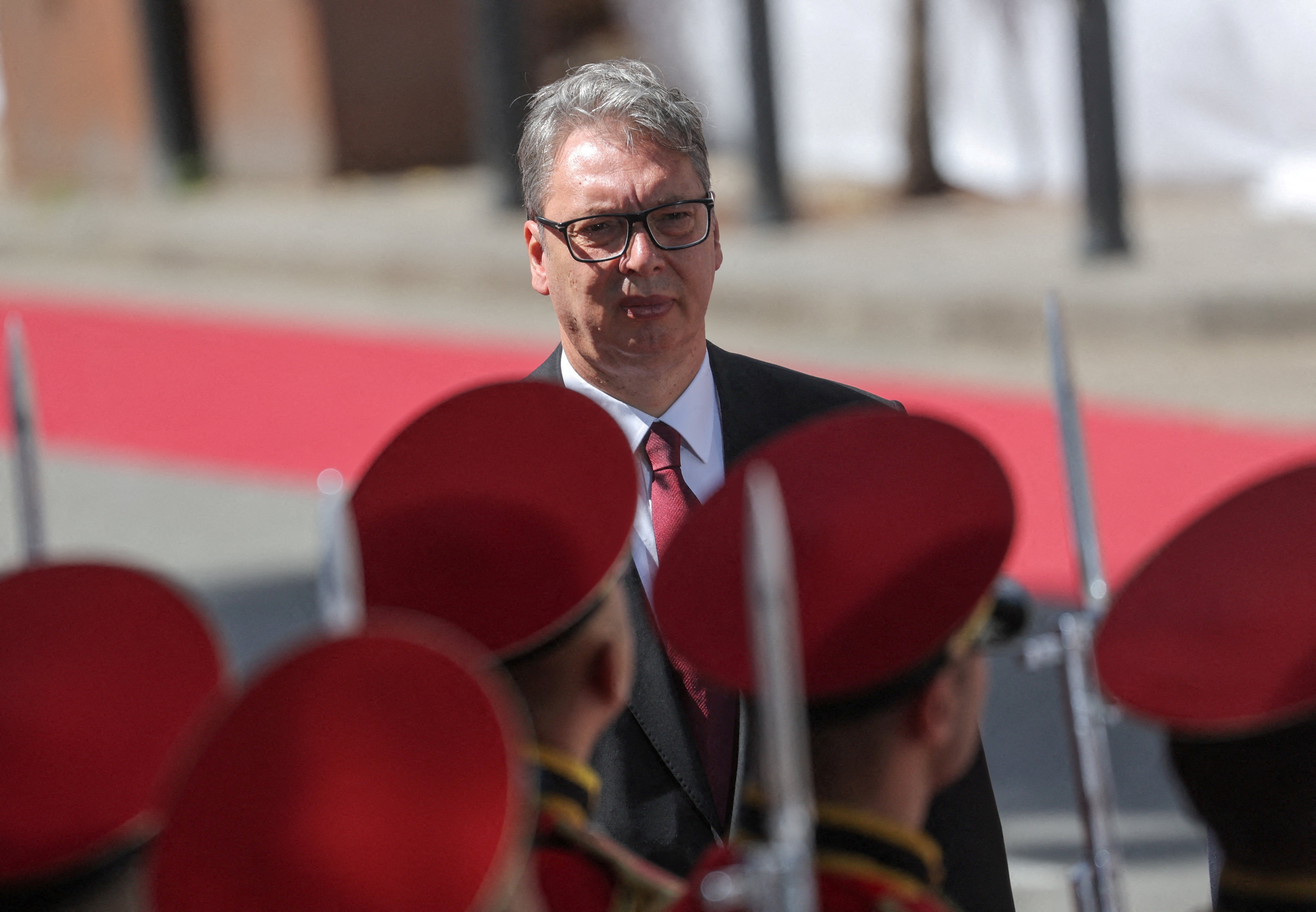Presidente da Sérvia, Aleksandar Vučić, diz que renunciará nas próximas semanas e anuncia eleições gerais antecipadas