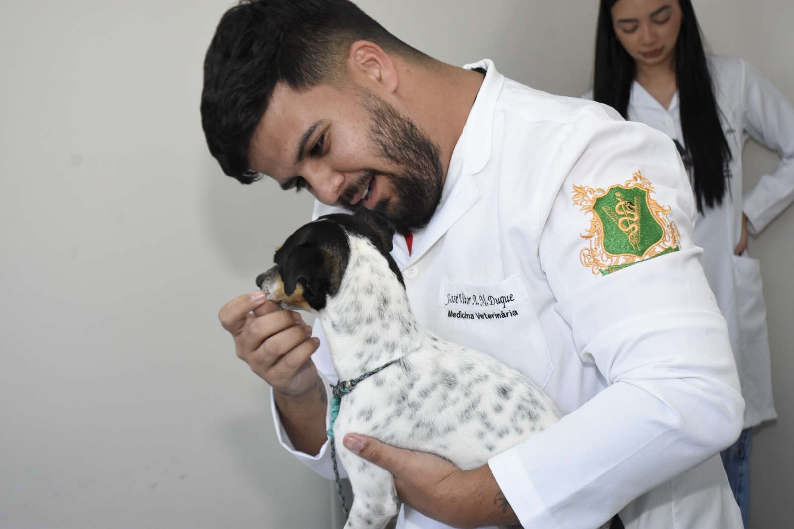 Clínica-escola oferece atendimento veterinário noturno com valor social em Juiz de Fora
