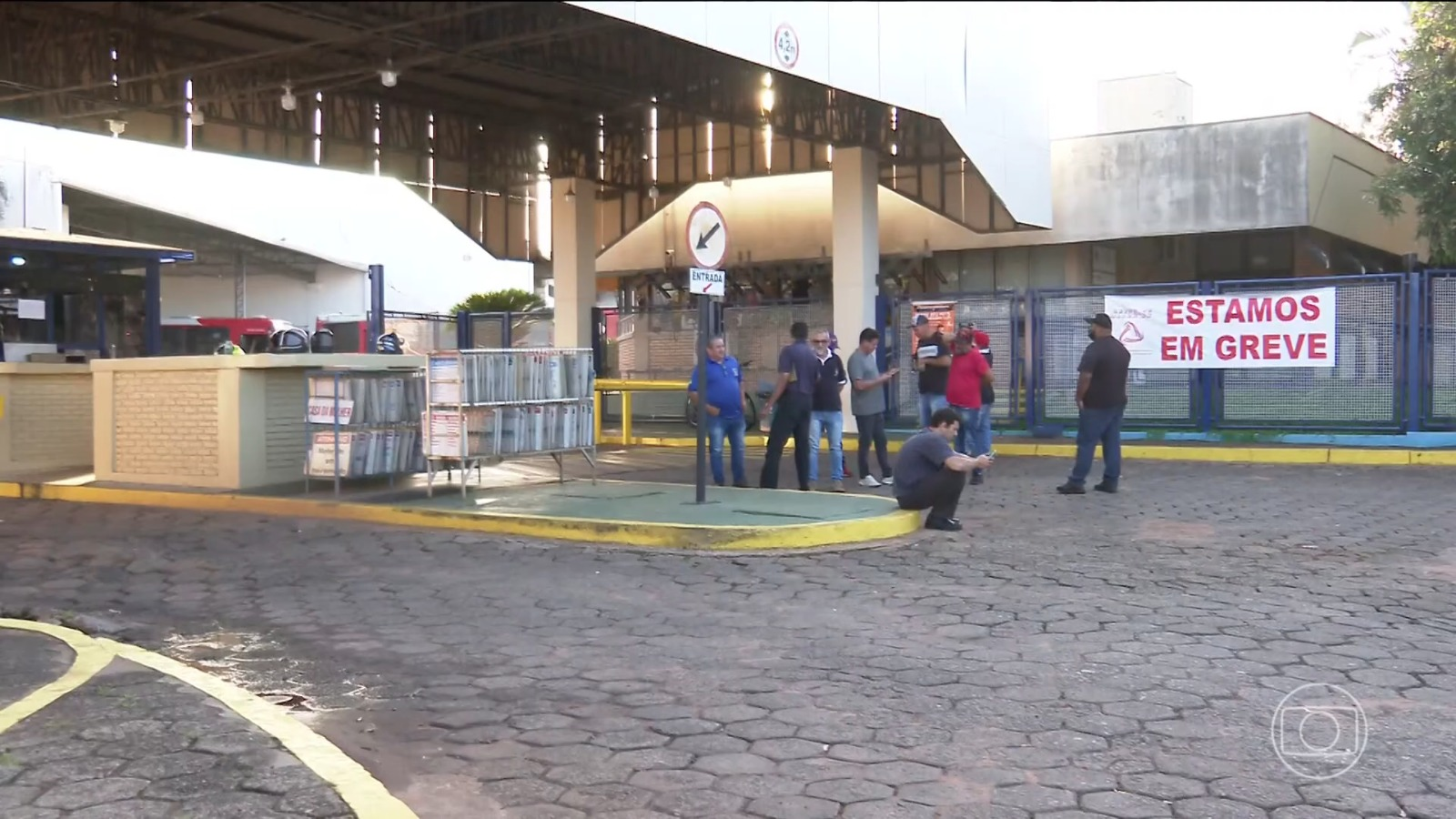 Greve dos ônibus: entenda se patrão pode descontar o dia ou deve pagar transporte alternativo