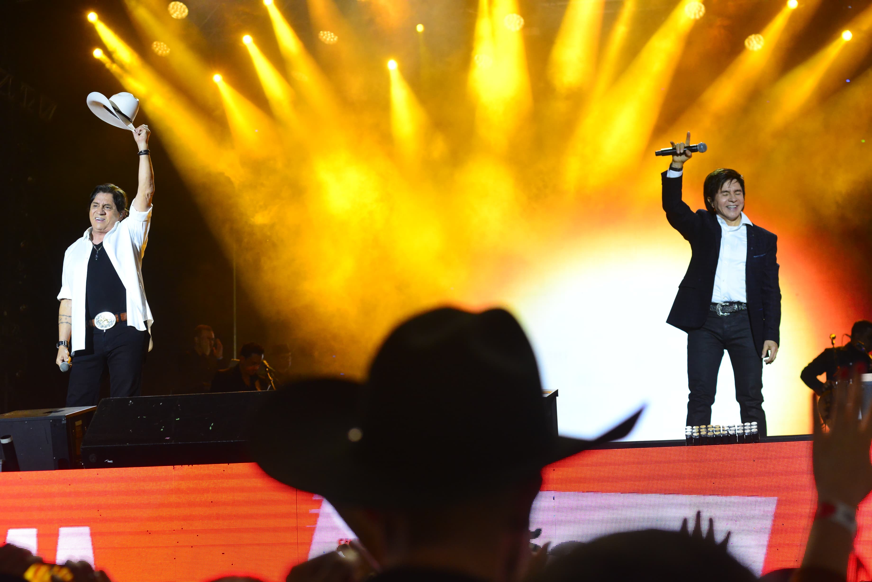 De ligação na fazenda a sonho realizado: como Chitãozinho e Xororó chegaram ao Rock in Rio 