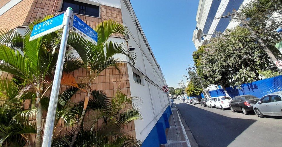 A farmacêutica Aspen já tem 80% dos prédios da rua América Central e tem interesse na compra dos demais imóveis da via. — Foto: Rodrigo Rodrigues/g1