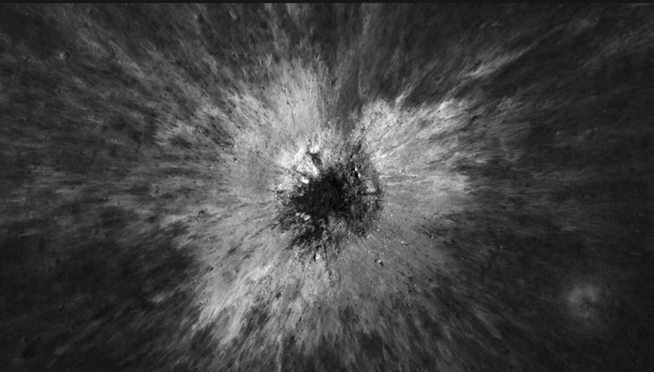 Nova cratera na Lua é descoberta pela Nasa após impacto raro