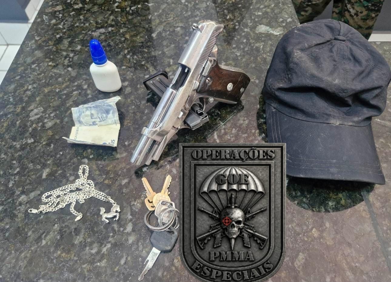 Homem é preso e adolescente apreendido com arma de fogo durante abordagem em Caxias, no MA