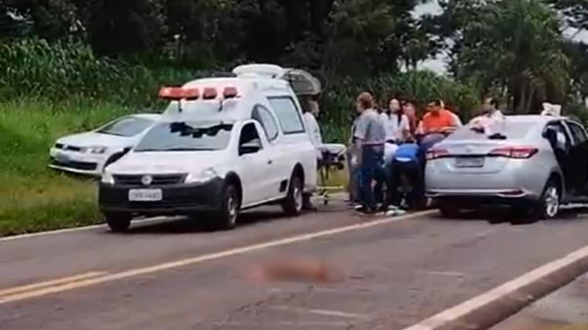 Professora de Bilac morre após ter veículo atingido por carro que invadiu a contramão para desviar de cachorro 