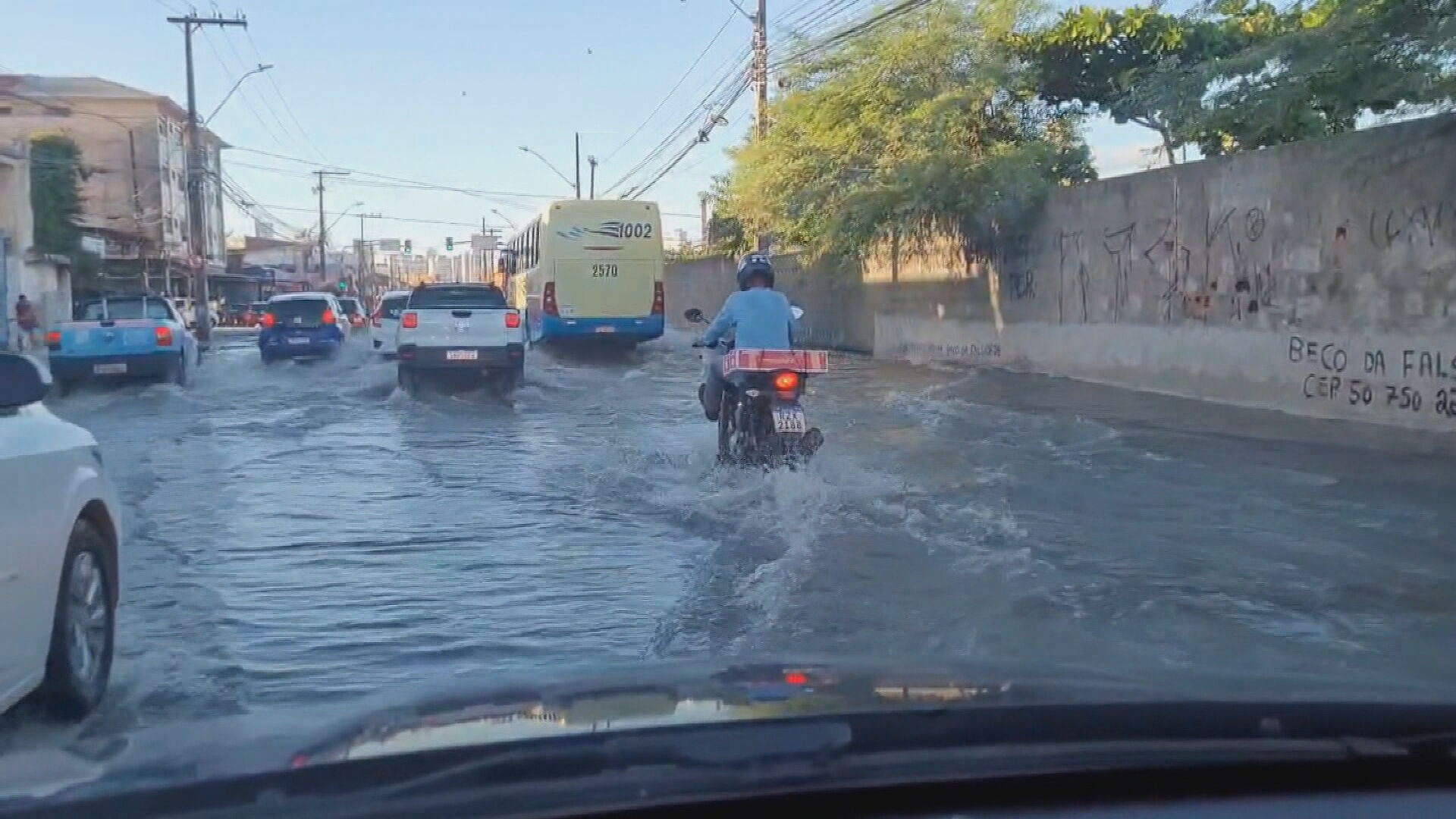 Recife tem 44% do território com risco alto para inundações e alagamentos