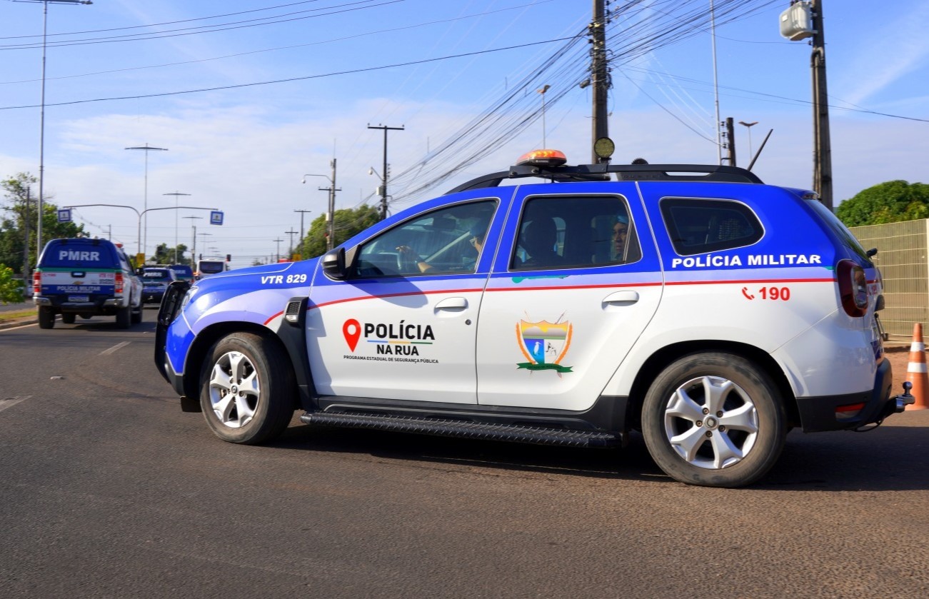 Bebê se afoga ao cair em buraco e é salvo por PM de folga em Boa Vista