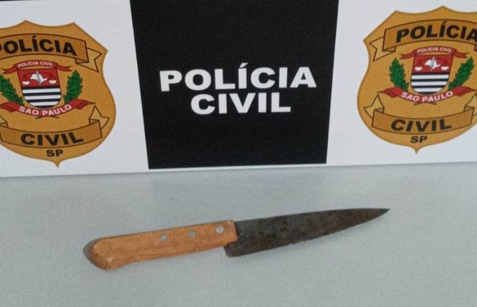 Faca utilizada no crime foi apreendida pela Polícia Civil, em Tanabi (SP) — Foto: Polícia Civil/Divulgação