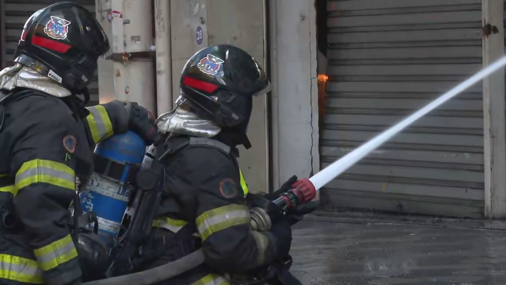 Incêndio no Shopping 25, na região do Brás — Foto: Reprodução/TV Globo
