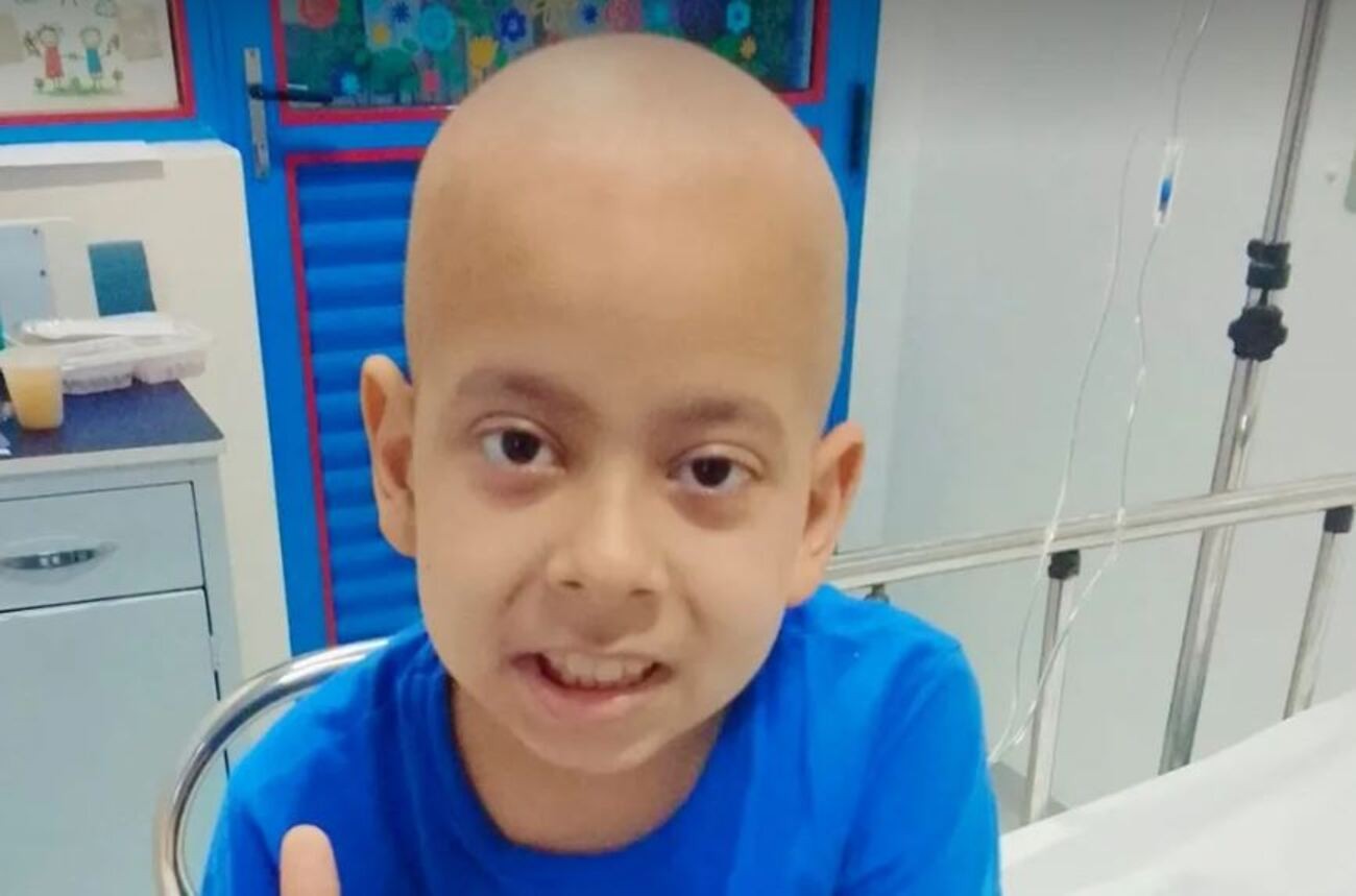 Morre menino com leucemia que conseguiu doador de medula óssea no dia do aniversário da mãe