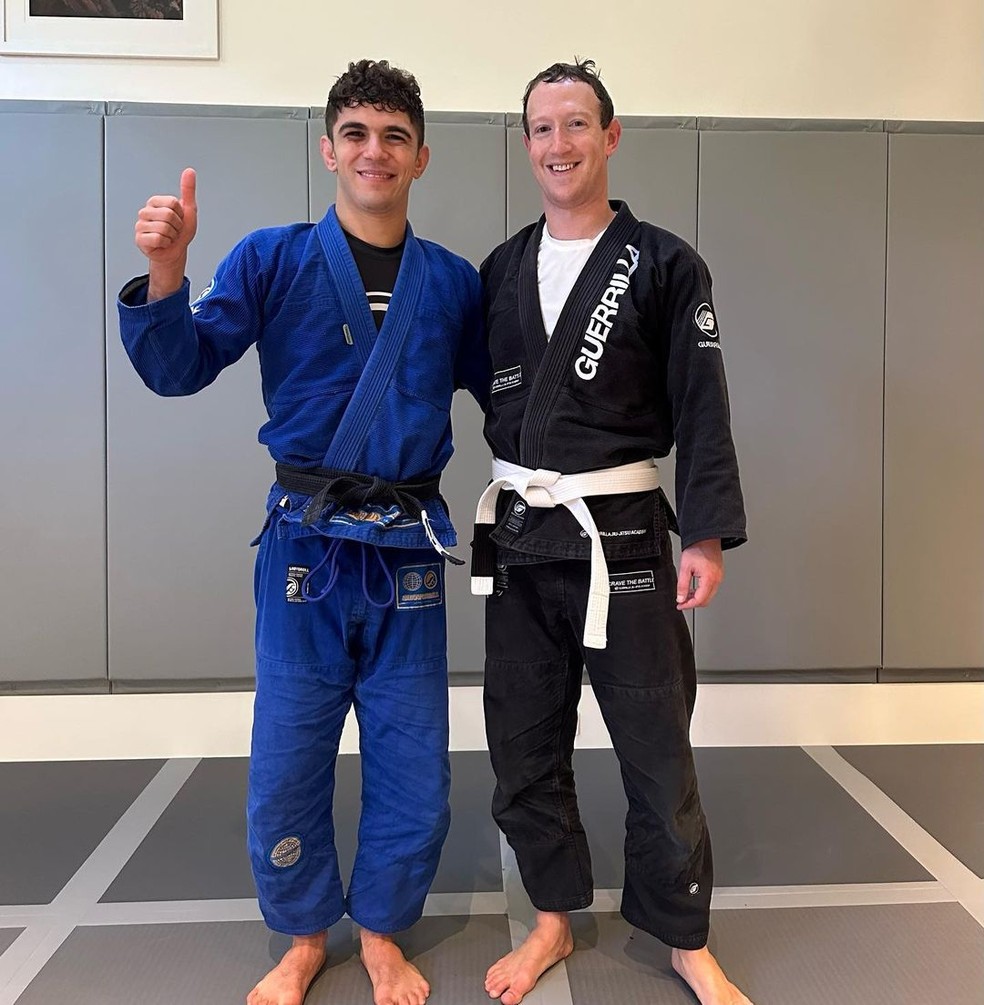 Mikey Musumeci (de azul) ao lado de Mark Zuckerberg &mdash; Foto: Reprodu&ccedil;&atilde;o/Instagram