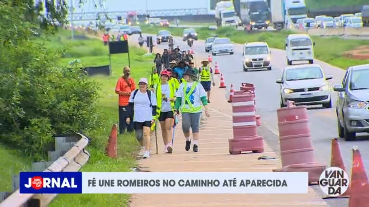 Em dia de maior movimento, 24 mil romeiros passam pela Via Dutra a caminho de Aparecida neste domingo, diz PRF