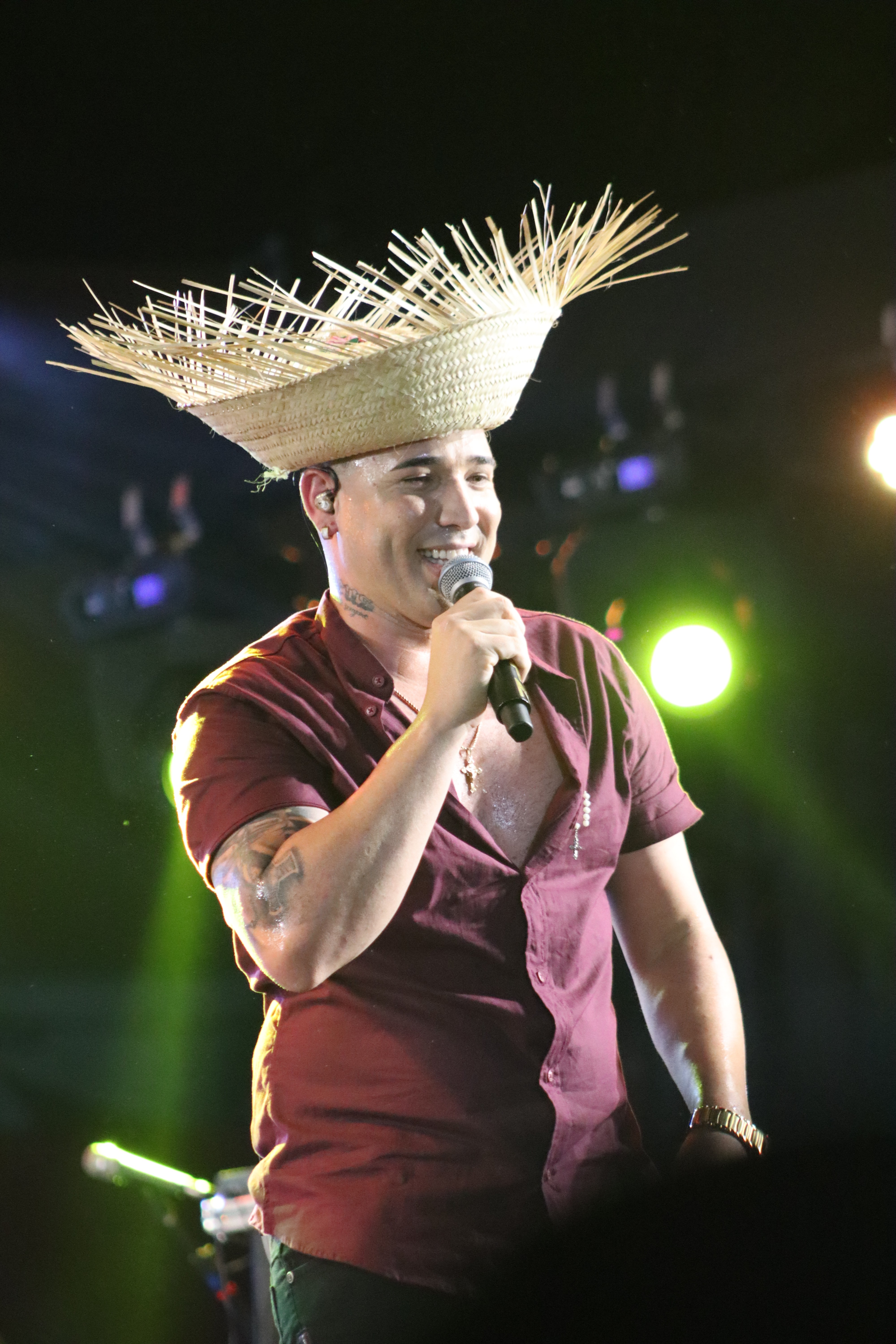 Japãozin e outros artistas fazem show na inauguração do Centro de Convenções de Campina Grande